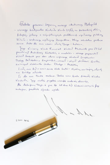 Wpis prezydenta Majchrowskiego w księdze kondolencyjnej po smierci kard. Macharskiego