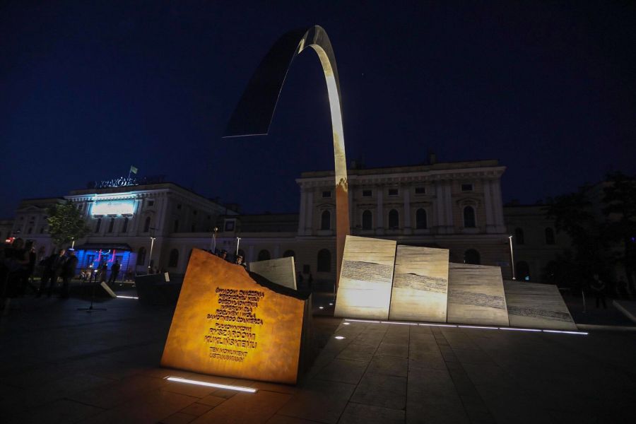 Pomnik Ryszarda Kuklińskiego - uroczysta iluminacja