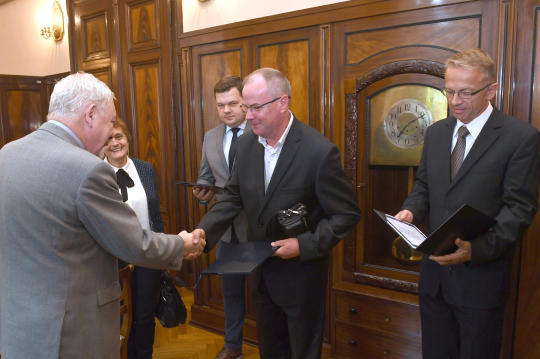 Spotkanie przedstawicieli wyróżnionych SKP z prezydentem Jackiem Majchrowskim.