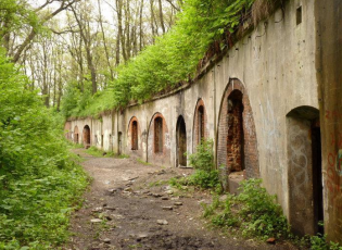 Zwiedzamy fort Prokocim, biegamy na Słonej Wodzie!