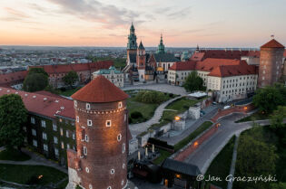 Widok Krakowa - Wzgórze i Zamek Wawelski widoczny z góry