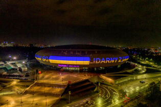 TAURON Arena Kraków podświetlona dla Ukrainy