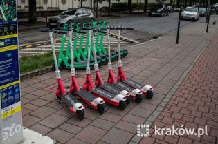 Będą zmiany dla operatorów hulajnóg elektrycznych