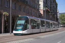 800px-Tramway_Strasbourg_FRA_001.jpg