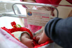 Julia - pierwsze dziecko, które przyszło na świat w 2017 r. w szpitalu im. Narutowicza.