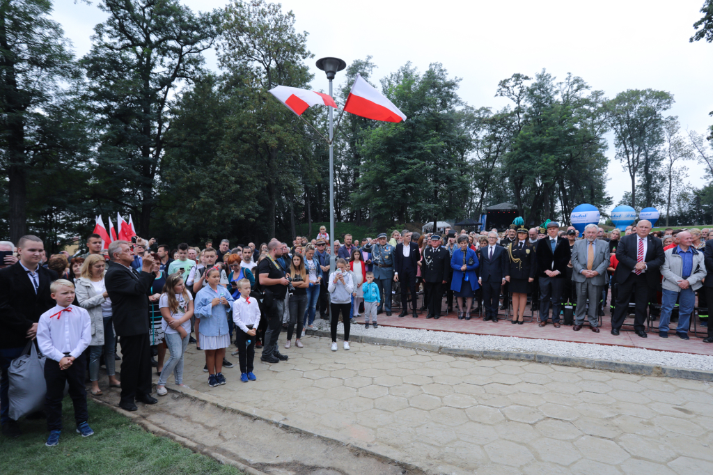 bs-08 września 2018-img_4114.jpg-Piłsudski,pomnik,Swoszowice,Majchrowski,Uroczystość  Autor: B. Świerzowski