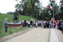bs-08 września 2018-img_4238.jpg-Piłsudski,pomnik,Swoszowice,Majchrowski,Uroczystość