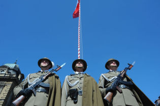 Kraków uczcił rocznicę wybuchu II wojny światowej/> </figure> </div> <div class=