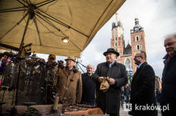 jg1_191130_krpl_7943.jpg-Otwarcie targów Bożonarodzeniowych 2019 na Rynku Głównym w Krakowie