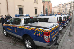 dsc_1390 kopia05.jpg-samochody dla policji