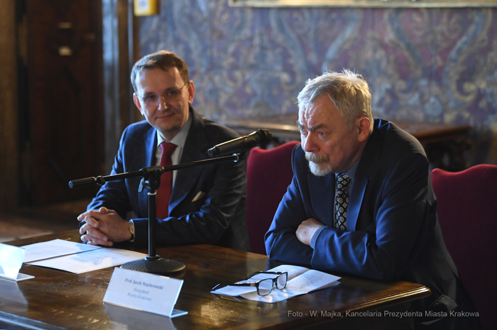 0707.jpg-Konferencja prasowa w sprawie współpracy Miasta i Wawelu  Autor: W. Majka