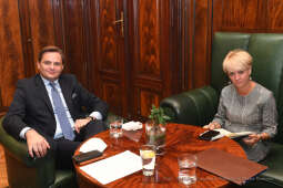 03jpg.jpg-Ambasadora Republiki Peru Alberto Salas Barahony oraz Konsul Honorowy