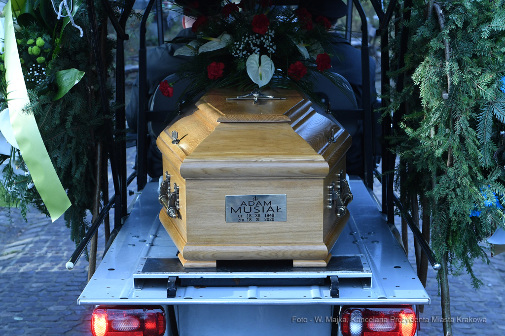 01jpg.jpg-pogrzeb Adama Musiała  Autor: W. Majka
