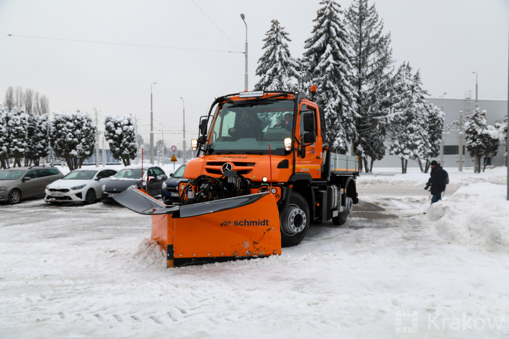 Mpk Pozyska O Wielofunkcyjny Pojazd Techniczny Unimog Magiczny Krak W