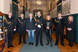 umk_0672.jpg-ORP Kraków, marynarze, Majchrowski, wizyta, kompas, spotkanie