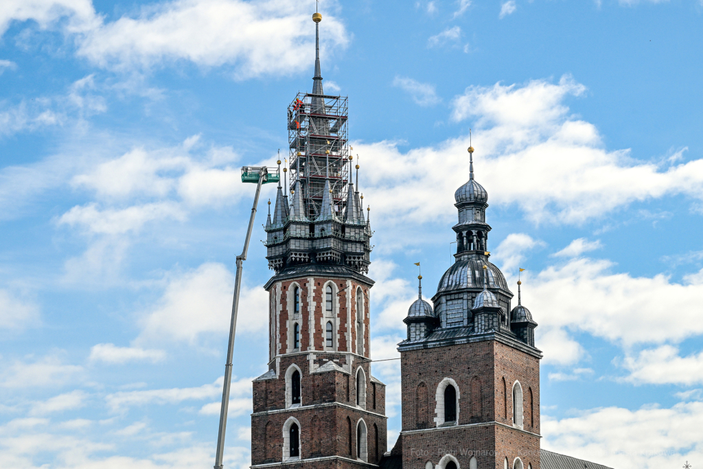 hejnalica, remont, wieża, kościół, mariacki, wysięgnik, rusztowania  Autor: P. Wojnarowski