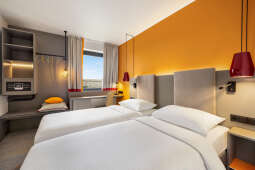 comfort plus room - vienna house easy by wyndham cracow.jpg