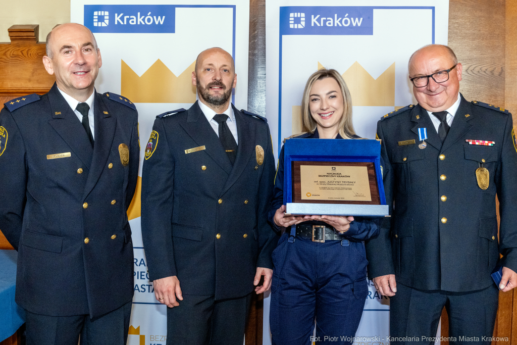 policja, straż miejska, straż pożarna, Jastrząb, Majchrowski, nagrody, Bezpieczny Kraków  Autor: P. Wojnarowski
