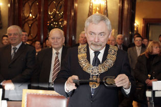 Prezydent Krakowa Jacek Majchrowski /> </figure> </div> <div class=