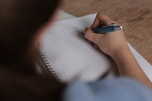 Komunikat MOPS w sprawie realizacji rządowego programu pomocy uczniom niepełnosprawnym w formie dofinansowania zakupu podręczników, materiałów edukacyjnych i materiałów ćwiczeniowych w latach 2020-2022 („Wyprawka szkolna”)