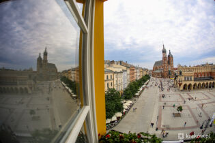 Jak odbudować turystykę po pandemii? Rynek Główny, widok z pałacu Krzysztofory