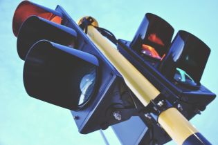 Zgłoś pojawiające się problemy z sygnalizacją