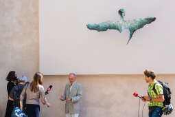 umk_9116.jpg-Anioł Światła, Enrico Muscetra, rzeźba, odsłonięcie, Poselska