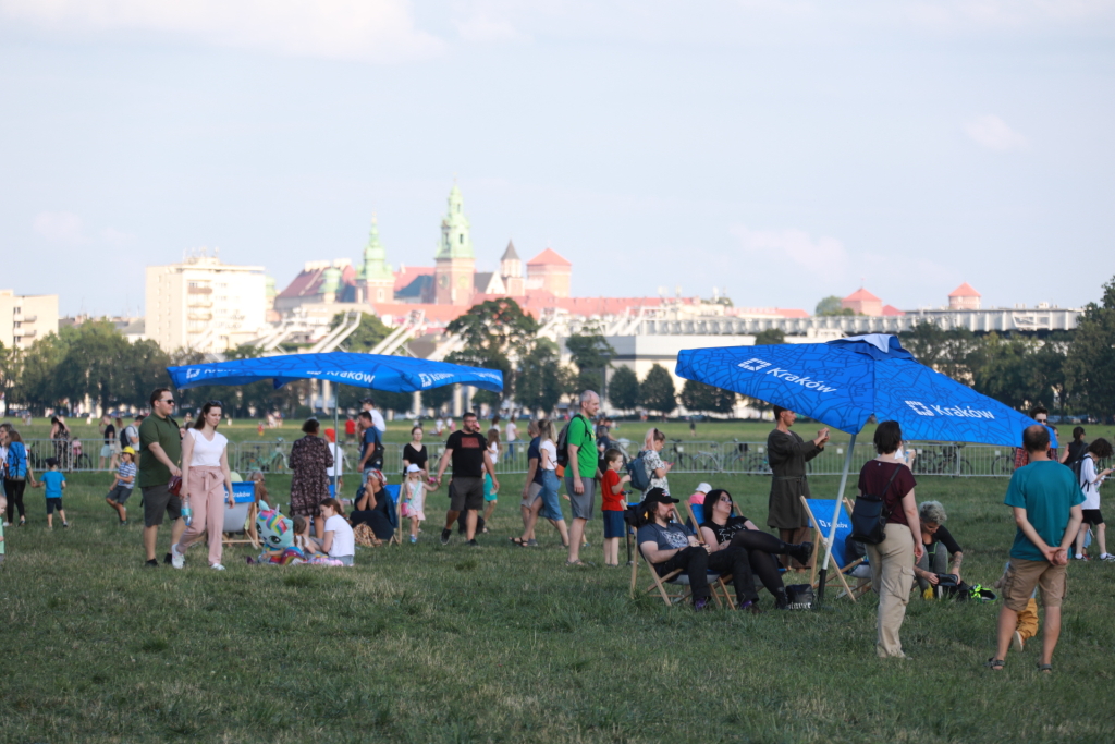 zdjęcie 14.08.2022, 18 02 00.jpg-Urodziny smoka – wielki piknik na Błoniach
