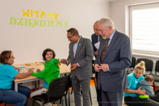 UNICEF, Majchrowski, wizyta, Topografów, 15, Radshed, Mustafa, Sarwar, Centrum Edukacyjno-Terapeuty Autor: P. Wojnarowski