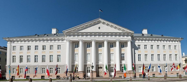 Tartu - budynek Parlamentu Estonii