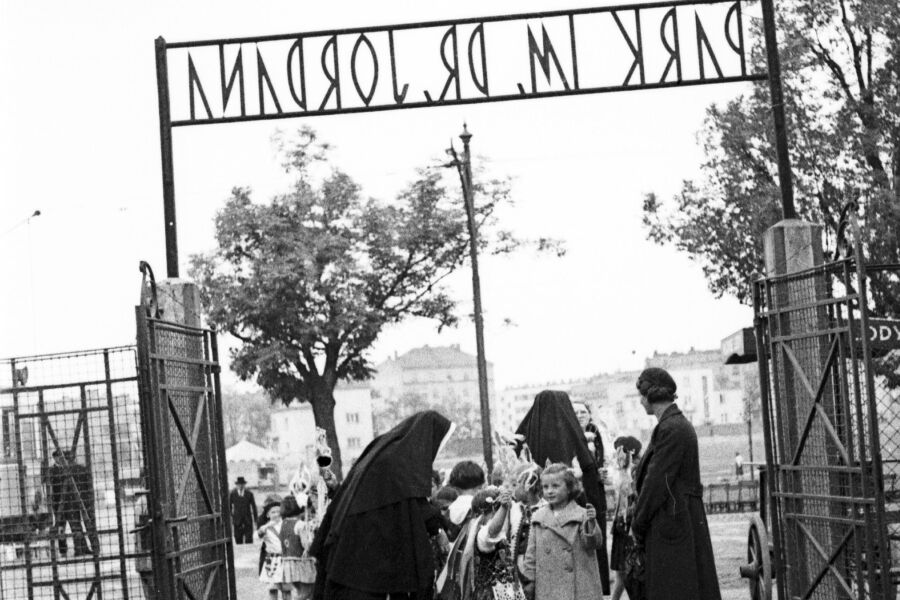 Brama wejściowa do parku Jordana, maj 1936 r.