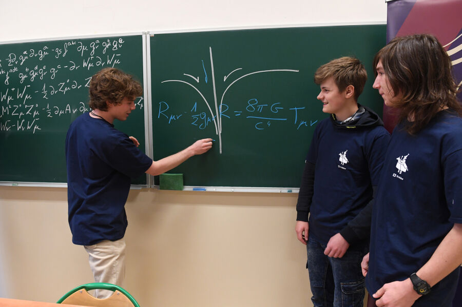 Uczniowie V LO po raz kolejny reprezentują Kraków na Moskiewskiej Olimpiadzie Metropolii - matematycy
