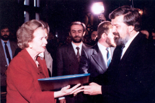 Margaret Thatcher odbiera Honorowe Obywatelstwo Stołecznego Królewskiego Miasta Krakowa w 1991 roku