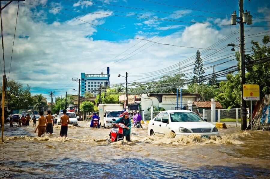 Powódź, zmiany klimatyczne, strefy zagrożone powodzią