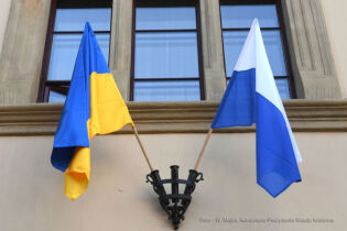 flaga Krakowa i Ukrainy. Fot. Wiesław Majka