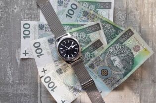 pieniącze, zegarek, czas, rachunki, opłaty, cena. Fot. pixabay.com