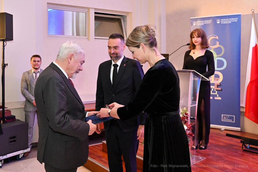 Wręczenie Złotego Medalu Ministra Spraw Zagranicznych Słowacji Prezydentowi Krakowa