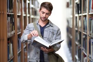 student, szkoła, uniwersytet. Fot. pixabay.com
