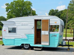 camper, kamper. Fot. pixabay.com