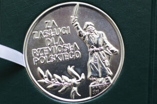 Platynowy medal Związku Rzemiosła Polskiego. Fot. Zarząd Infrastruktury Sportowej w Krakowie