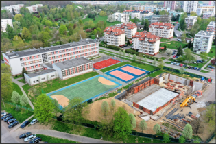 W Mistrzejowicach trwa budowa krytej pływalni. Obiekt powstaje przy Szkole Podstawowej nr 144. Fot. materiały prasowe ZIS