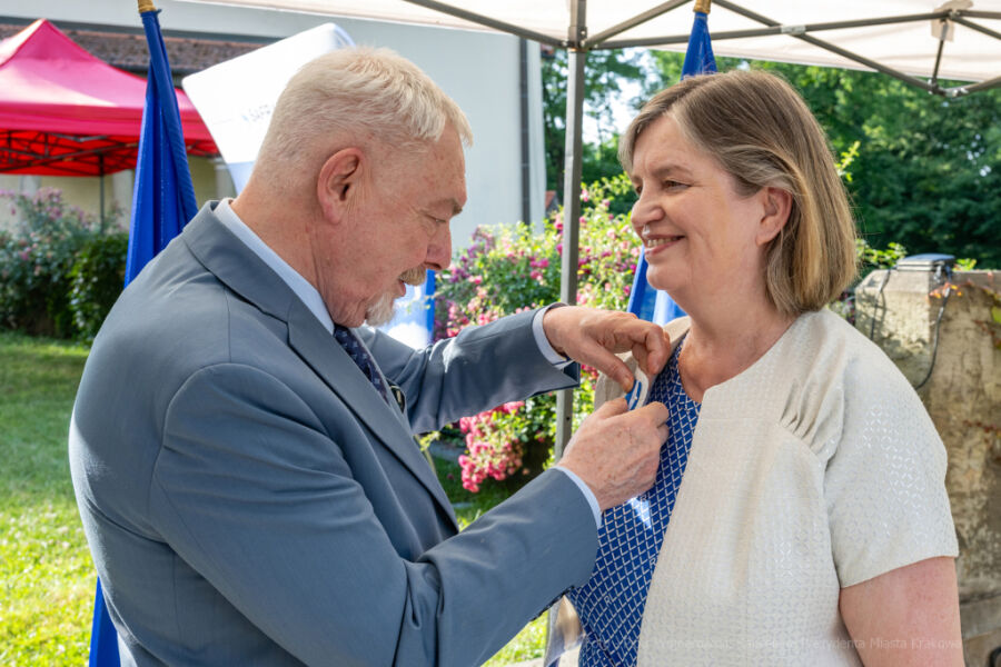 Prezydent Krakowa wręcza Honoris Gratia Konsul Generalnej Francji