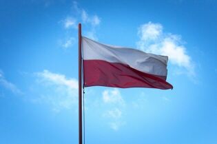 Grafika przedstawia flagę Polski.