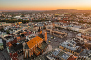 miasto z lotu, panorama, dron, centrum. Fot. Jan Graczyński