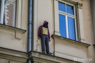 open city, rzeźba, kontrowersja, samobójstwo, wesoła. Fot. Bogusław Świerzowski/krakow.pl