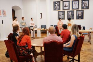 Tea time na Wawelu - wydarzenie organizowane przez Centrum Wielokulturowe. Fot. Centrum Wielokulturowe w Krakowie / Artsiom Ivanou