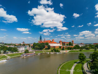 dron, lato, wawel, wisła. Fot. Jan Graczyński