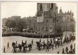 Kondukt pogrzebowy Józefa Piłsudskiego na Rynku Głównym