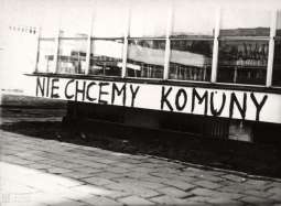 3)	„Nie chcemy komuny”