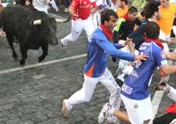 Gonitwy z bykami podczas San Fermin w Pampelunie.jpg